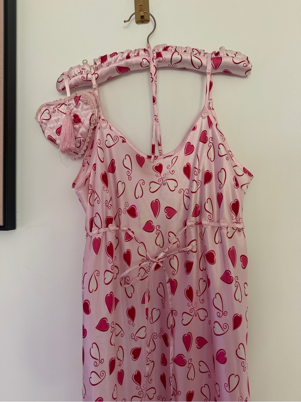 Victorian vintage Jaclyn Smith Pink and Red Heart-Print Satin Sleep Slip set - Picture 2 of 6